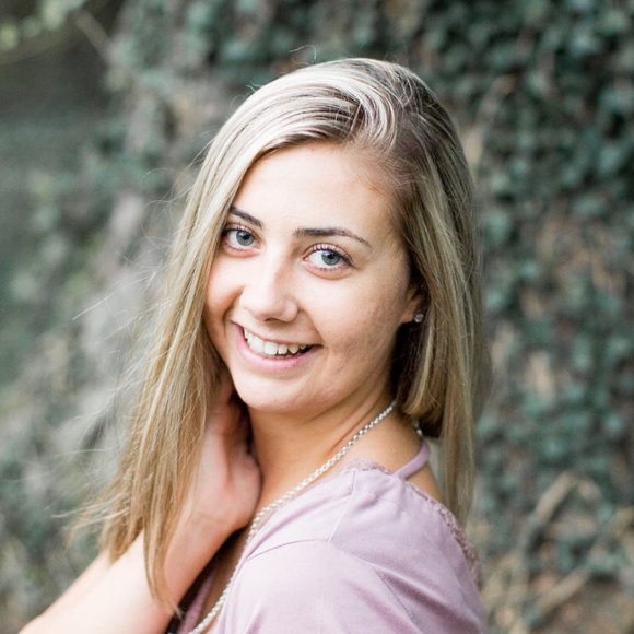 Meet your Posher, Jessica - Picture 1 of 1